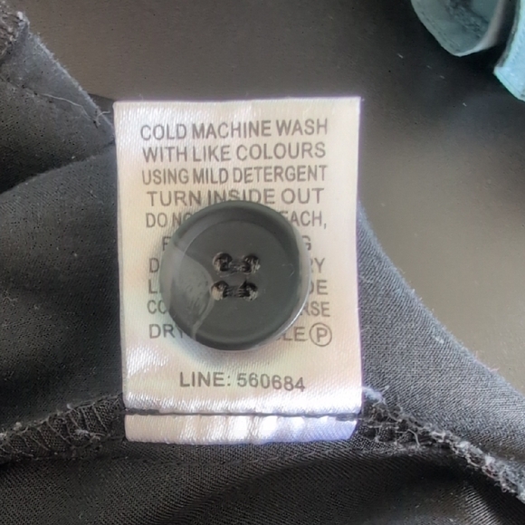 Black High-Waisted Trousers with Belt - Picture 12 of 12